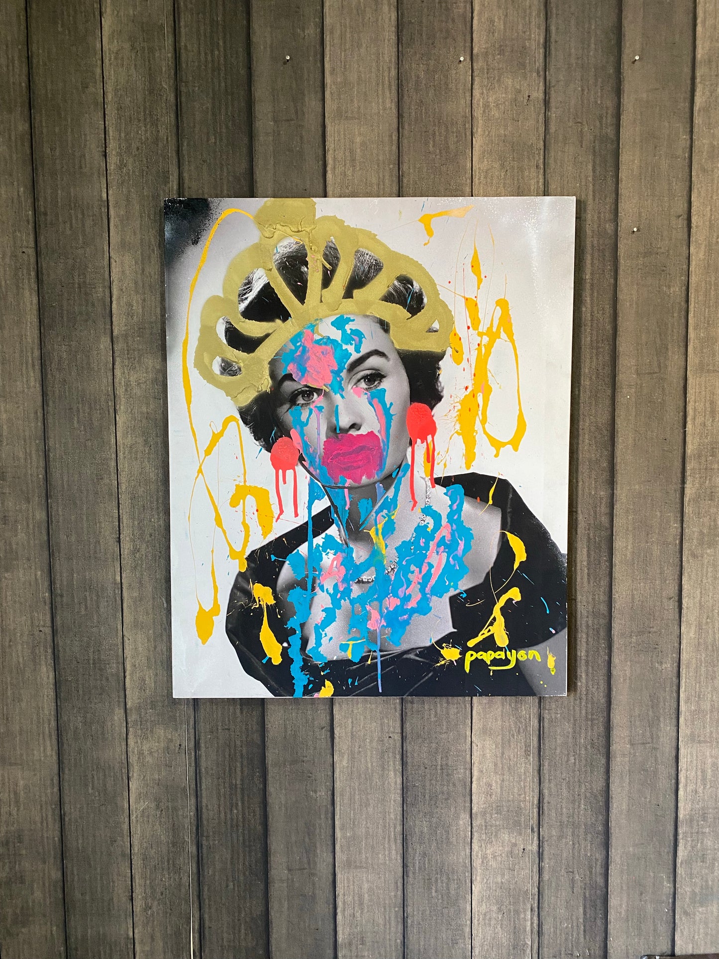 Overwhelming idealism — Mixed media on canvas by Papayon
